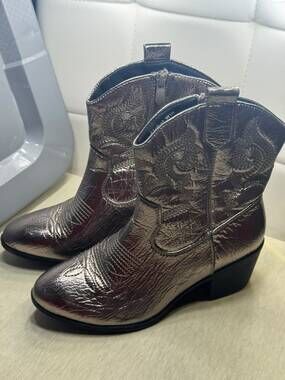 Global Win Women's Size 6 Metallic Bronze Silver Cowboy Western Boots 19YY16